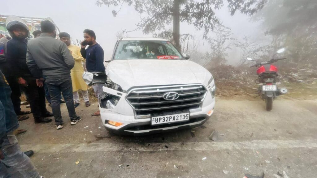 कलवारी सड़क हादसा में कोहरे के कारण टकराए कई वाहन