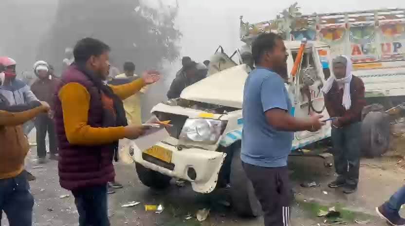 कलवारी सड़क हादसा में कोहरे के कारण टकराए कई वाहन