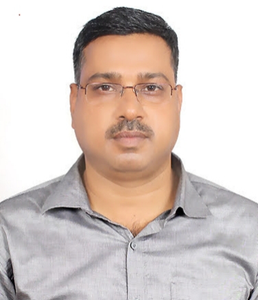 <h1>अब्दुल हलीम इस्तीफा: AMP बस्ती चैप्टर हेड पद छोड़ने के बाद क्या बोले?</h1><p><strong>अब्दुल हलीम इस्तीफा</strong> की खबर बस्ती जिले में चर्चा का विषय बनी हुई है। एसोसिएशन ऑफ मुस्लिम प्रोफेशनल्स (AMP) के बस्ती चैप्टर हेड रहे अब्दुल हलीम ने अपने पद से इस्तीफा देकर संगठन के सदस्यों और सहयोगियों को इसकी जानकारी दी है। उन्होंने अपने निर्णय की सूचना संगठन के राष्ट्रीय नेतृत्व तक भी पहुंचा दी है।</p><p>शिक्षा, सामाजिक विकास और युवाओं के सशक्तिकरण से जुड़े विभिन्न कार्यक्रमों में सक्रिय भूमिका निभाने वाले अब्दुल हलीम के इस फैसले को लेकर समाज के विभिन्न वर्गों में चर्चा हो रही है। हालांकि उन्होंने स्पष्ट किया है कि पद छोड़ने के बावजूद उनकी सामाजिक और शैक्षणिक गतिविधियां पहले की तरह जारी रहेंगी।</p><h2>अब्दुल हलीम इस्तीफा: क्या है पूरा मामला?</h2><p>24 जून 2026 को जारी प्रेस विज्ञप्ति में अब्दुल हलीम ने बताया कि उन्होंने AMP बस्ती चैप्टर हेड पद से इस्तीफा दे दिया है। उन्होंने कहा कि संगठन के साथ काम करते हुए उन्हें समाज हित से जुड़े अनेक कार्यक्रमों में भागीदारी का अवसर मिला।</p><p>उन्होंने अपने कार्यकाल के दौरान मिले सहयोग के लिए संगठन के पदाधिकारियों, सदस्यों और समर्थकों का आभार व्यक्त किया। साथ ही सभी के उज्ज्वल भविष्य की कामना भी की।</p><p>AMP लंबे समय से शिक्षा, रोजगार, करियर मार्गदर्शन और सामाजिक जागरूकता जैसे क्षेत्रों में कार्य करता रहा है। बस्ती में भी संगठन की विभिन्न गतिविधियों में अब्दुल हलीम की सक्रिय भागीदारी रही है।</p><h2>शिक्षा और युवाओं के लिए काम जारी रहेगा</h2><p>अपने बयान में अब्दुल हलीम ने कहा कि उनका सामाजिक सरोकार किसी पद तक सीमित नहीं है। उन्होंने स्पष्ट किया कि भविष्य में भी वे शिक्षा, सामाजिक विकास और सामुदायिक उत्थान के कार्यों में सक्रिय भूमिका निभाते रहेंगे।</p><p>उन्होंने कहा कि युवाओं को बेहतर अवसर उपलब्ध कराना और समाज में सकारात्मक बदलाव लाना उनकी प्राथमिकताओं में शामिल रहेगा।</p><p>विशेषज्ञों का मानना है कि सामाजिक संगठनों में कार्यरत व्यक्तियों का अनुभव समाज के लिए महत्वपूर्ण होता है और पद परिवर्तन के बावजूद उनका योगदान जारी रह सकता है।</p><h2>AMP की गतिविधियों में रहा सक्रिय योगदान</h2><p>अब्दुल हलीम ने अपने कार्यकाल के दौरान शिक्षा जागरूकता, करियर मार्गदर्शन, छात्र सहायता और सामाजिक विकास से जुड़े कार्यक्रमों में भाग लिया। उन्होंने विभिन्न वर्गों के लोगों को जोड़ने और युवाओं को आगे बढ़ाने के प्रयासों का हिस्सा बनने का अवसर मिलने पर खुशी जताई।</p><p>उन्होंने कहा कि संगठन के साथ बिताया गया समय उनके लिए सीख और अनुभव से भरपूर रहा।</p><ul>
<li>शिक्षा जागरूकता कार्यक्रम</li>
<li>युवा सशक्तिकरण पहल</li>
<li>सामाजिक विकास गतिविधियां</li>
<li>सामुदायिक सहयोग अभियान</li>
<li>करियर मार्गदर्शन कार्यक्रम</li>
</ul><h2>बस्ती में सामाजिक कार्यों को मिलेगा नया आयाम?</h2><p>अब्दुल हलीम के इस्तीफे के बाद अब यह चर्चा भी शुरू हो गई है कि आने वाले समय में AMP बस्ती की गतिविधियों का नेतृत्व कौन करेगा। हालांकि संगठन की ओर से इस संबंध में कोई आधिकारिक घोषणा सामने नहीं आई है।</p><p>स्थानीय लोगों का कहना है कि समाज और शिक्षा के क्षेत्र में चल रही गतिविधियां निरंतर जारी रहनी चाहिए ताकि युवाओं और विद्यार्थियों को इसका लाभ मिलता रहे।</p><p>कई सामाजिक कार्यकर्ताओं ने भी उम्मीद जताई है कि अब्दुल हलीम भविष्य में भी सामाजिक विकास के कार्यों में सक्रिय बने रहेंगे।</p><h2>समाज सेवा को बताया प्राथमिकता</h2><p>अपने संदेश में अब्दुल हलीम ने स्पष्ट किया कि समाज सेवा उनके जीवन का महत्वपूर्ण हिस्सा है। उन्होंने कहा कि पद छोड़ने के बाद भी वे समुदाय के विकास, शिक्षा के प्रसार और युवाओं के मार्गदर्शन के लिए कार्य करते रहेंगे।</p><p>उन्होंने सभी सहयोगियों को धन्यवाद देते हुए कहा कि सामूहिक प्रयासों से ही समाज में सकारात्मक परिवर्तन संभव है।</p><h2>FAQ Section</h2><h3>प्रश्न: अब्दुल हलीम ने किस पद से इस्तीफा दिया है?</h3>
<p>उत्तर: उन्होंने AMP बस्ती चैप्टर हेड पद से इस्तीफा दिया है।</p><h3>प्रश्न: इस्तीफे की जानकारी किसे दी गई?</h3>
<p>उत्तर: उन्होंने अपने निर्णय की जानकारी AMP के राष्ट्रीय नेतृत्व को भी दी है।</p><h3>प्रश्न: क्या अब्दुल हलीम सामाजिक कार्य छोड़ देंगे?</h3>
<p>उत्तर: नहीं, उन्होंने कहा है कि वे शिक्षा और सामाजिक विकास के क्षेत्र में सक्रिय बने रहेंगे।</p><h3>प्रश्न: AMP क्या कार्य करता है?</h3>
<p>उत्तर: AMP शिक्षा, युवाओं के सशक्तिकरण, करियर मार्गदर्शन और सामाजिक विकास से जुड़े कार्यों में सक्रिय रहता है।</p><h3>प्रश्न: इस्तीफे के बाद उनकी प्राथमिकता क्या होगी?</h3>
<p>उत्तर: शिक्षा, सामाजिक विकास और सामुदायिक उत्थान के कार्यों को आगे बढ़ाना।</p><h2>निष्कर्ष</h2><p><strong>अब्दुल हलीम इस्तीफा</strong> केवल एक संगठनात्मक बदलाव नहीं बल्कि सामाजिक कार्यों के नए अध्याय की शुरुआत के रूप में भी देखा जा रहा है। उन्होंने स्पष्ट किया है कि पद छोड़ने के बावजूद उनका उद्देश्य समाज, शिक्षा और युवाओं के विकास के लिए कार्य करना ही रहेगा। आने वाले समय में उनकी नई भूमिका और पहल पर लोगों की नजर रहेगी।</p><h2>CTA</h2><p><strong>बस्ती की ताजा खबरों, शिक्षा और सामाजिक विकास से जुड़ी महत्वपूर्ण अपडेट सबसे पहले पाने के लिए हमारी वेबसाइट को नियमित विजिट करें और इस खबर को ज्यादा से ज्यादा शेयर करें।</strong></p>