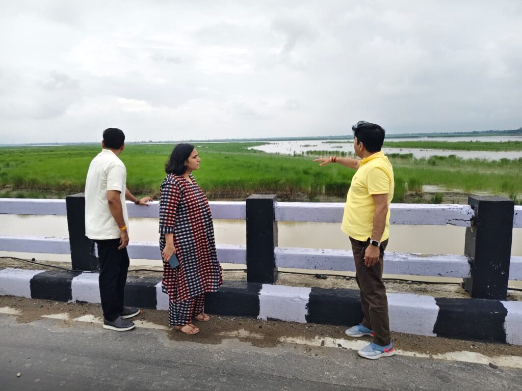 बस्ती बाढ़ निरीक्षण